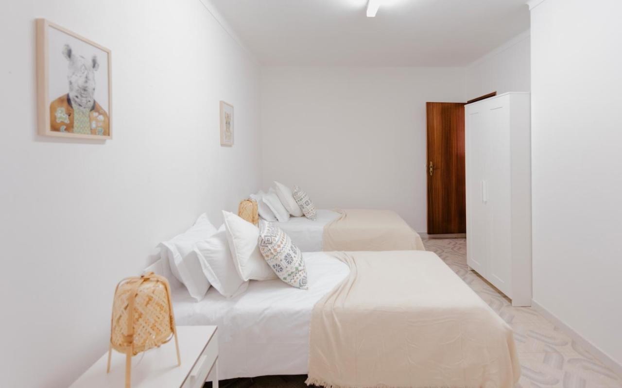 Zambujeira Do Mar 4-Bed House Perfect For Families & Friends Apartment Exterior photo